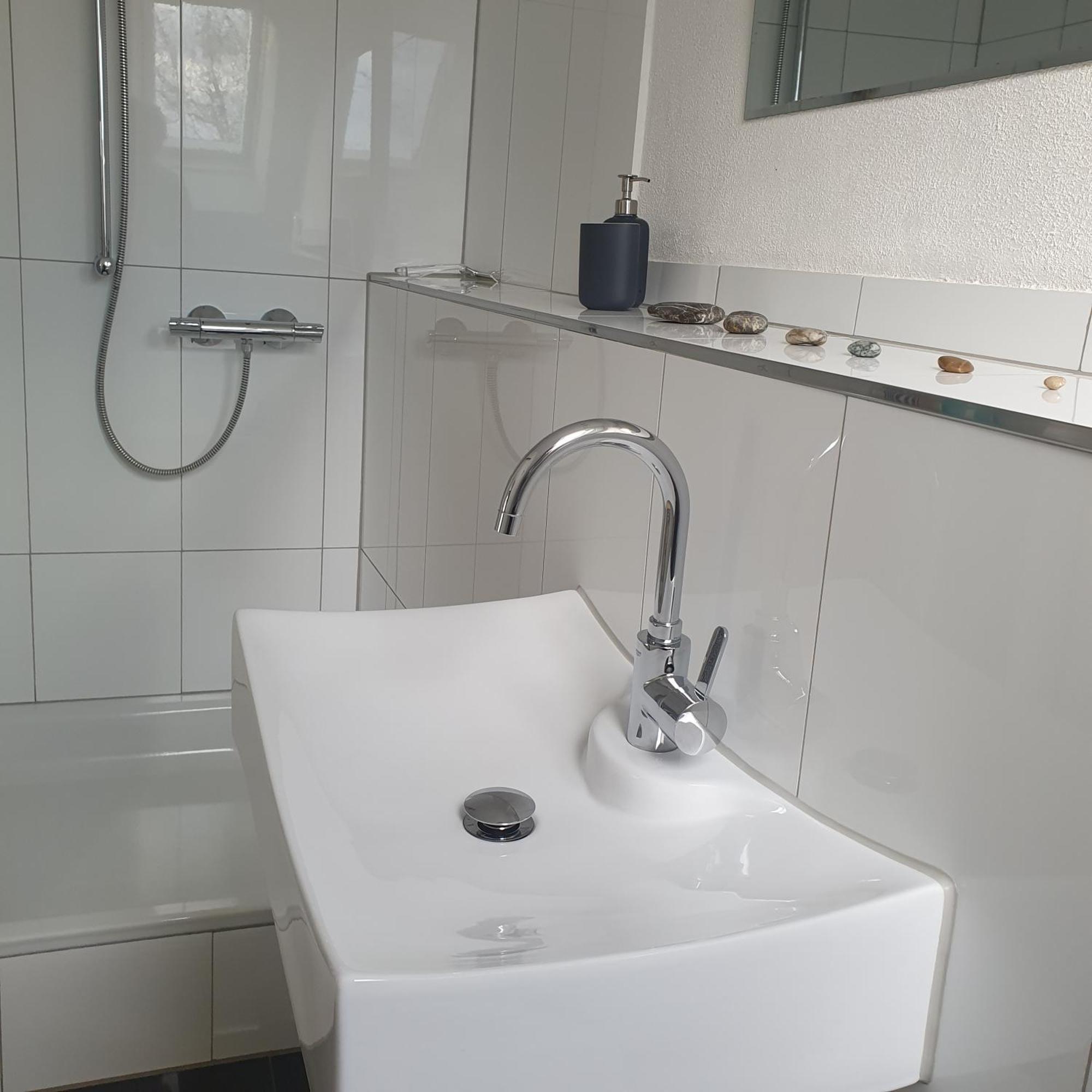 Zwischenraum Hotel Вупертал Екстериор снимка