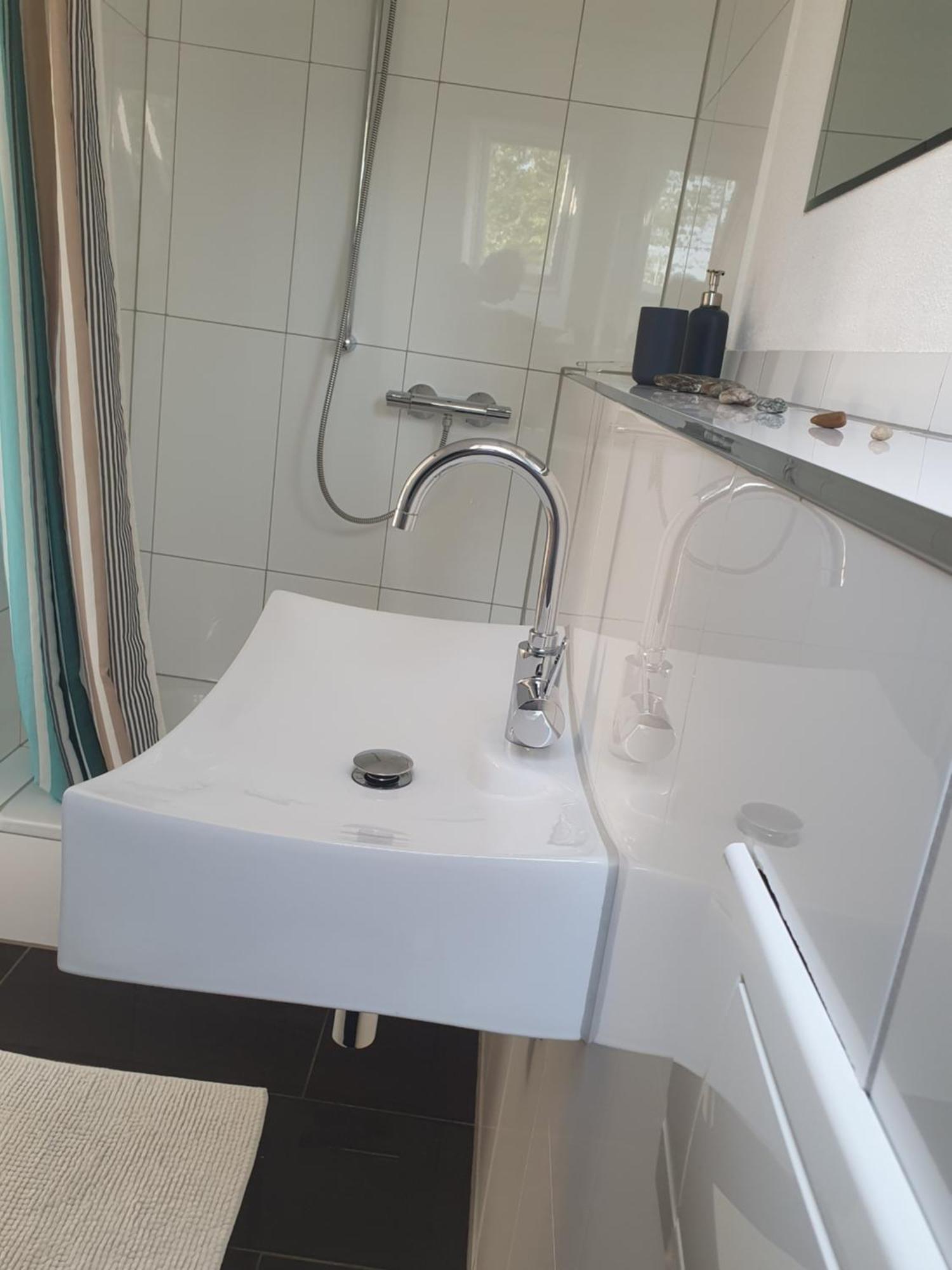 Zwischenraum Hotel Вупертал Екстериор снимка